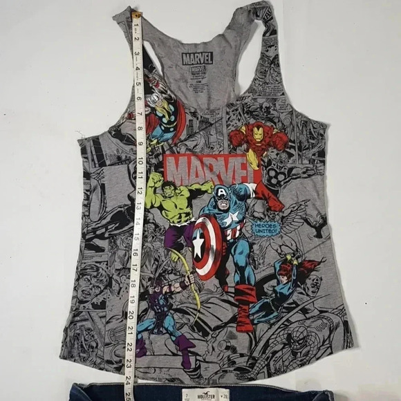 Marvel& Hollister bundle of 2. Tank& ShortsM - Picture 8 of 10